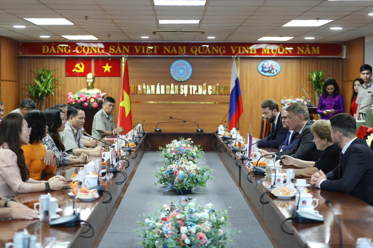 Cơ quan Thi hành án Liên bang Nga gặp Thi hành án dân sự TP.HCM 1 Cơ quan Thi hành án Liên bang Nga gặp Thi hành án dân sự TP.HCM - Ảnh 2.
