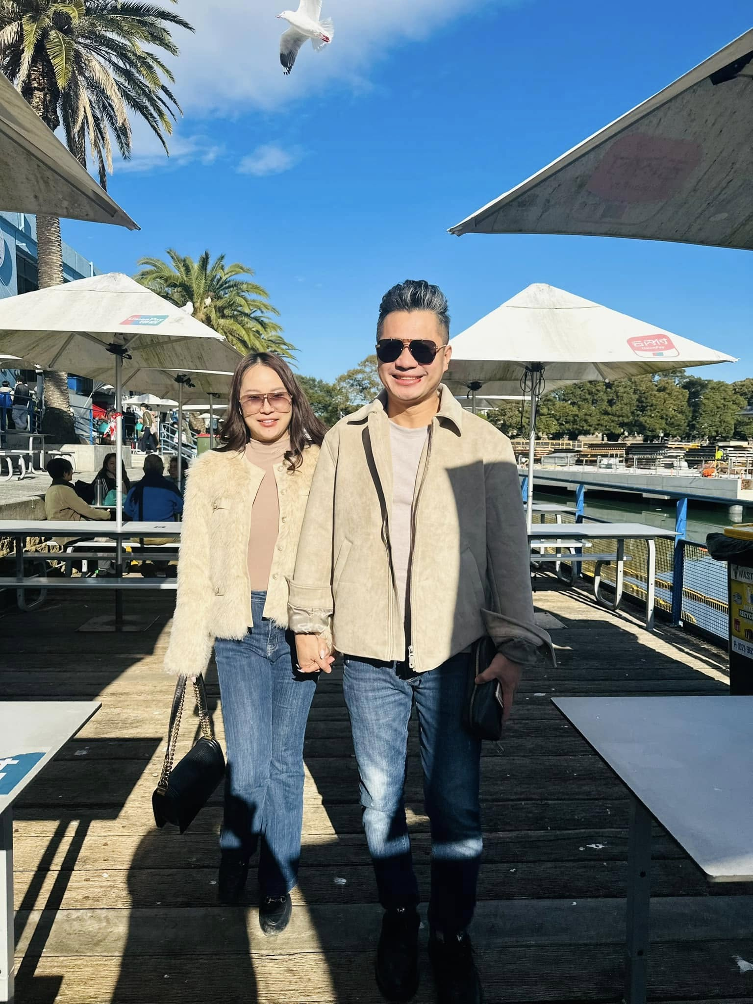 1764868387 640 Nam ca si so huu khach san 50 phong tiet