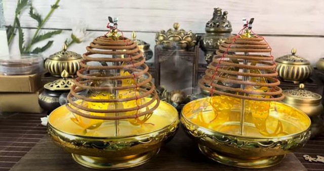 Rằm tháng 10 Âm lịch người Trung Quốc thường thắp hương vòng thay cho hương thường: Vì sao vậy?- Ảnh 3. Rằm tháng 10 Âm lịch người Trung Quốc thường thắp hương vòng thay cho hương thường: Vì sao vậy?- Ảnh 3.