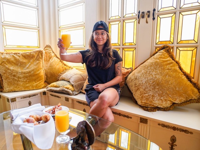 Sai lầm thường mắc khi ở khách sạn 5 sao 3 Joey tiếc vì chỉ ăn uống trong phòng. Ảnh: Joey Hadden