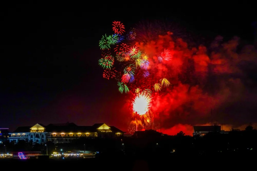 0312 Trình diễn UAV, pháo hoa kỷ niệm 50 năm Quốc khánh Lào_7.jpg