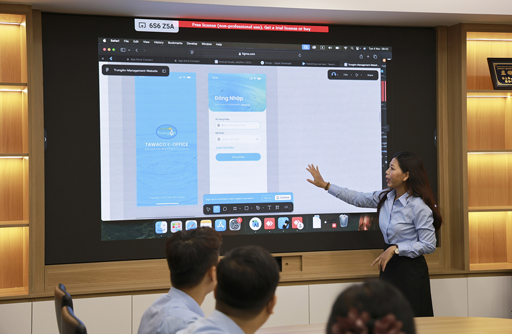 Chị Dương Thị Ngọc Hân và những sáng kiến thi đua yêu nước trong chuyển đổi số - Ảnh 2.