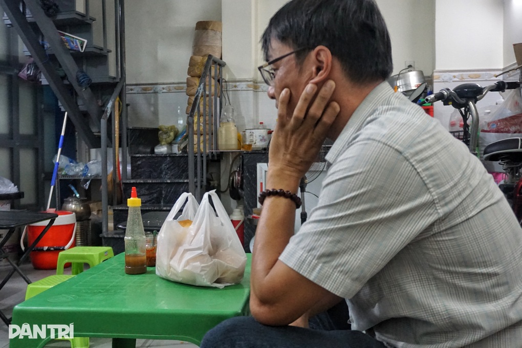 Nguyên tắc lạ của bà chủ quán phá lấu ở TPHCM, khách chờ từ lúc vừa mở nồi  - 4