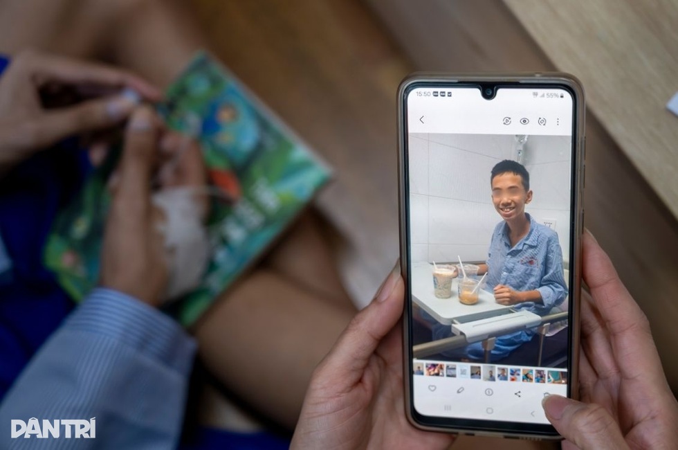 Kiệt quệ vì chữa ung thư, cậu bé vẫn ôm ước mơ được quay lại trường học - 4 Kiệt quệ vì chữa ung thư, cậu bé vẫn ôm ước mơ được quay lại trường học - 4