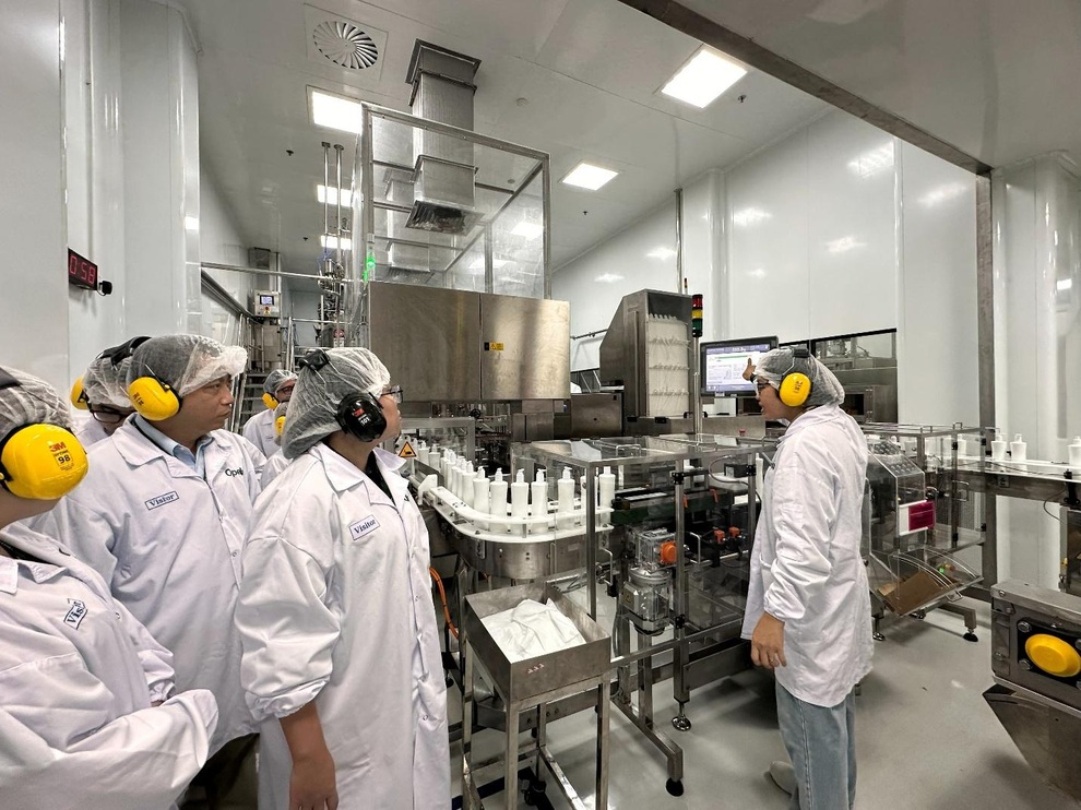 Chi hội dược - nhà thuốc TPHCM thăm nhà máy Opella và trung tâm RD - 3