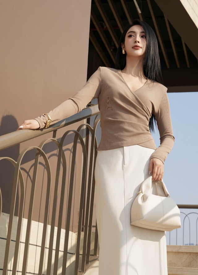 Đón đầu xu hướng với bản phối cùng áo độn vai hiện đại- Ảnh 2. Đón đầu xu hướng với bản phối cùng áo độn vai hiện đại- Ảnh 2.
