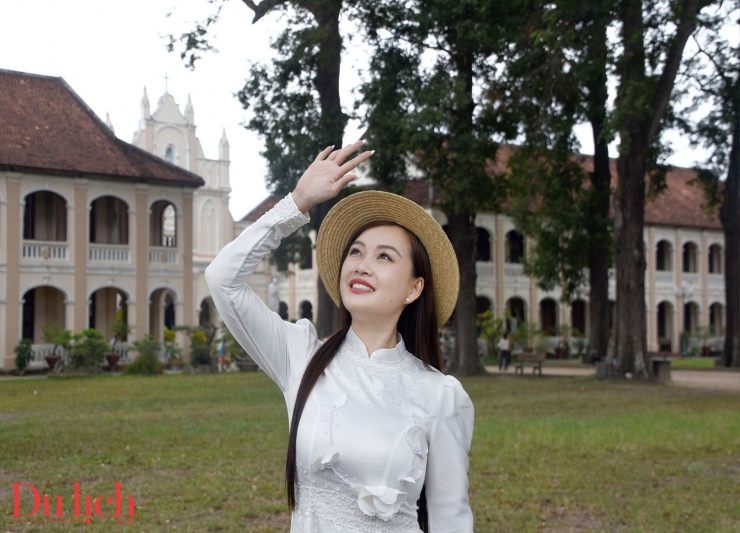 Tiểu chủng viện Làng Sông ở Gia Lai xơ xác sau bão - 15