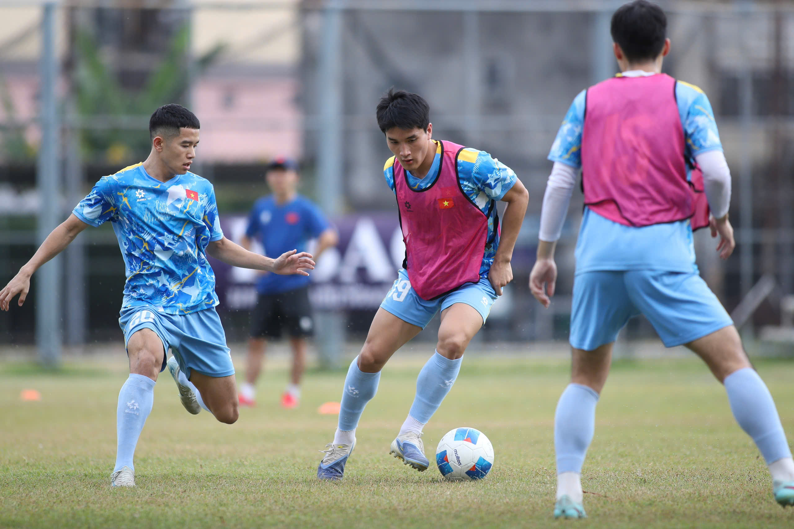 U.23 Việt Nam và Indonesia dễ đá 'chung kết sớm': U.23 Thái Lan ‘ngư ông đắc lợi’?- Ảnh 4. U.23 Việt Nam và Indonesia dễ đá 'chung kết sớm': U.23 Thái Lan ‘ngư ông đắc lợi’?- Ảnh 4.