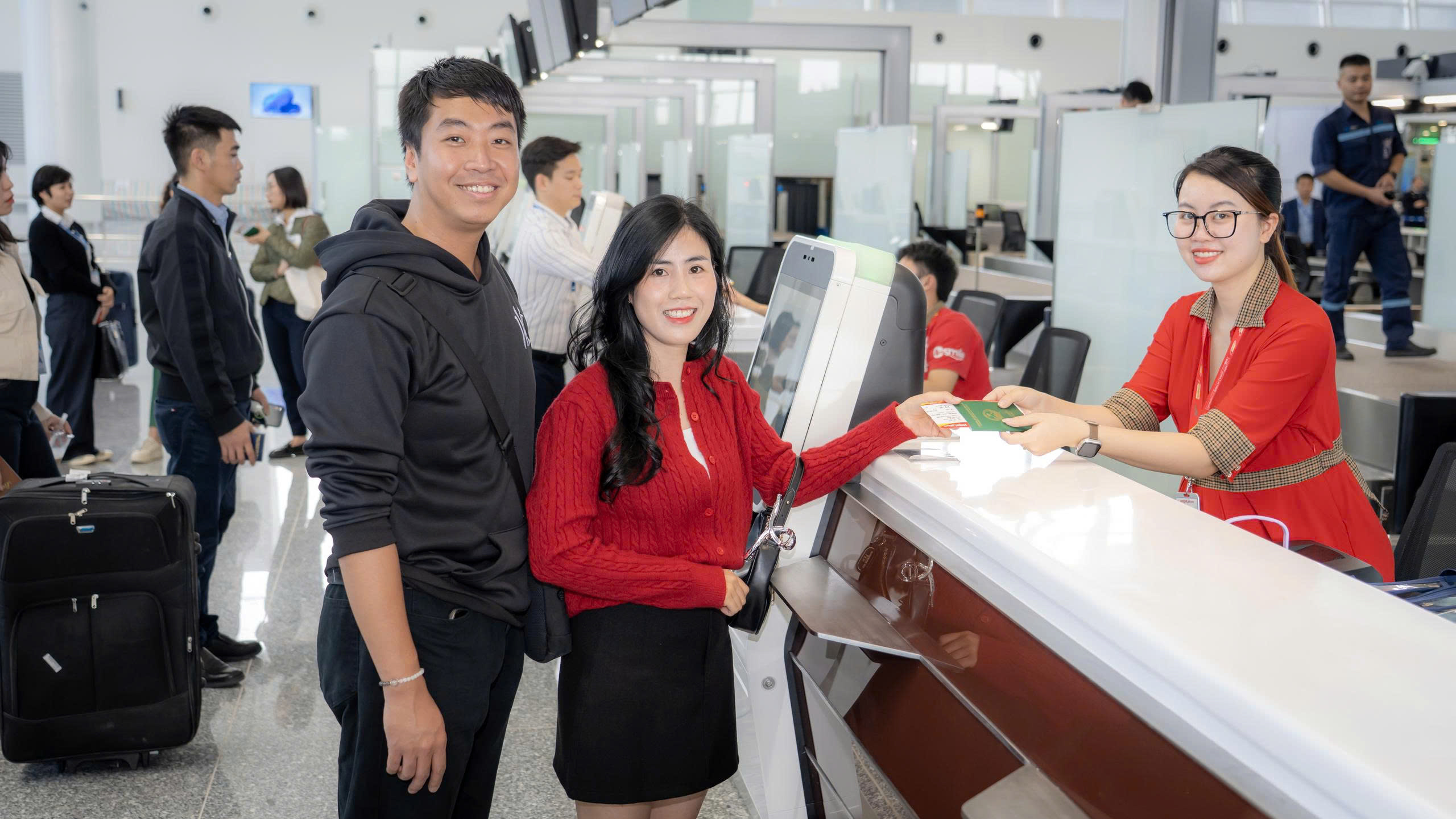 Công nghệ sân bay thông minh tại Nội Bài: Khám phá máy soi chiếu 3D hiện đại - Ảnh 9.