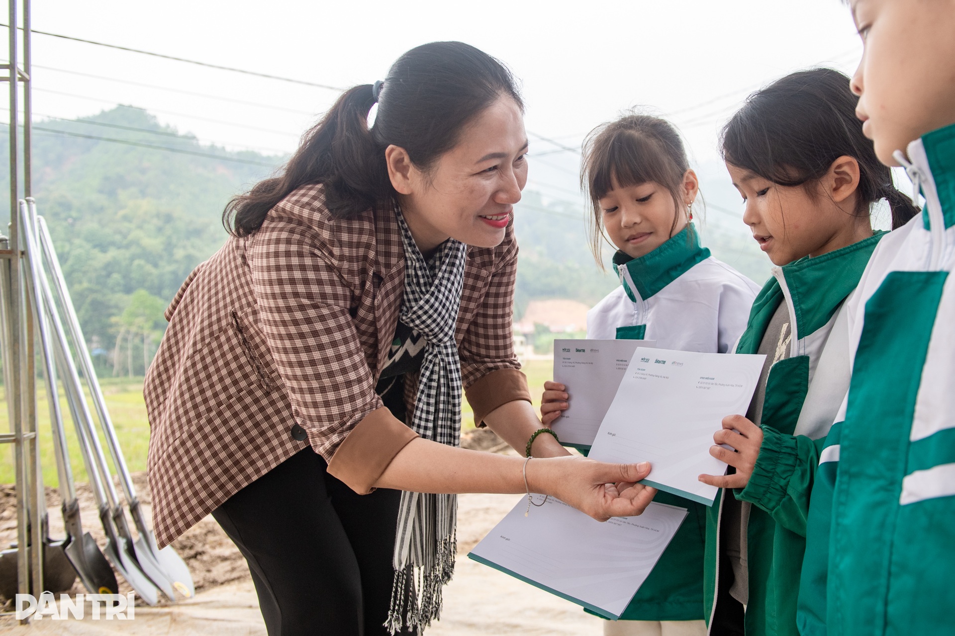“Mong rằng ngọn lửa nhân ái sẽ lan tỏa và cháy mãi” - 16