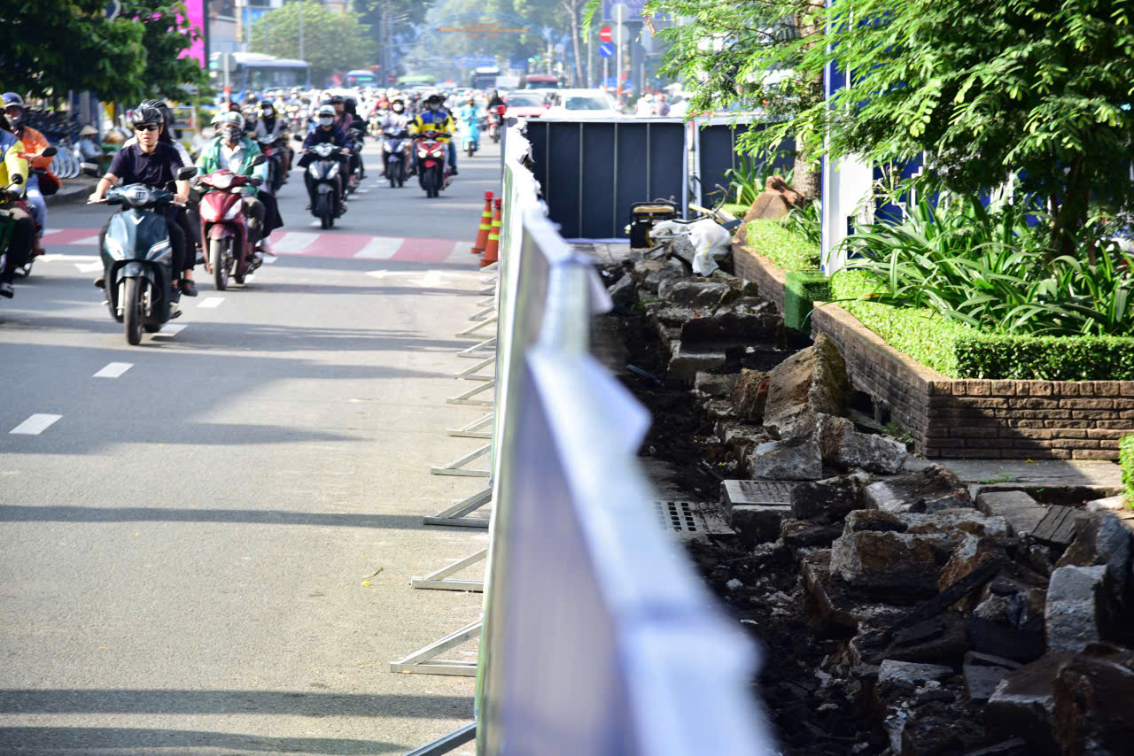 Khởi công 'làm đẹp' đường Lê Lợi, hầu hết nhà 'mặt tiền' đồng thuận 3 Khởi công 'làm đẹp' đường Lê Lợi, hầu hết nhà 'mặt tiền' đồng thuận - Ảnh 4.