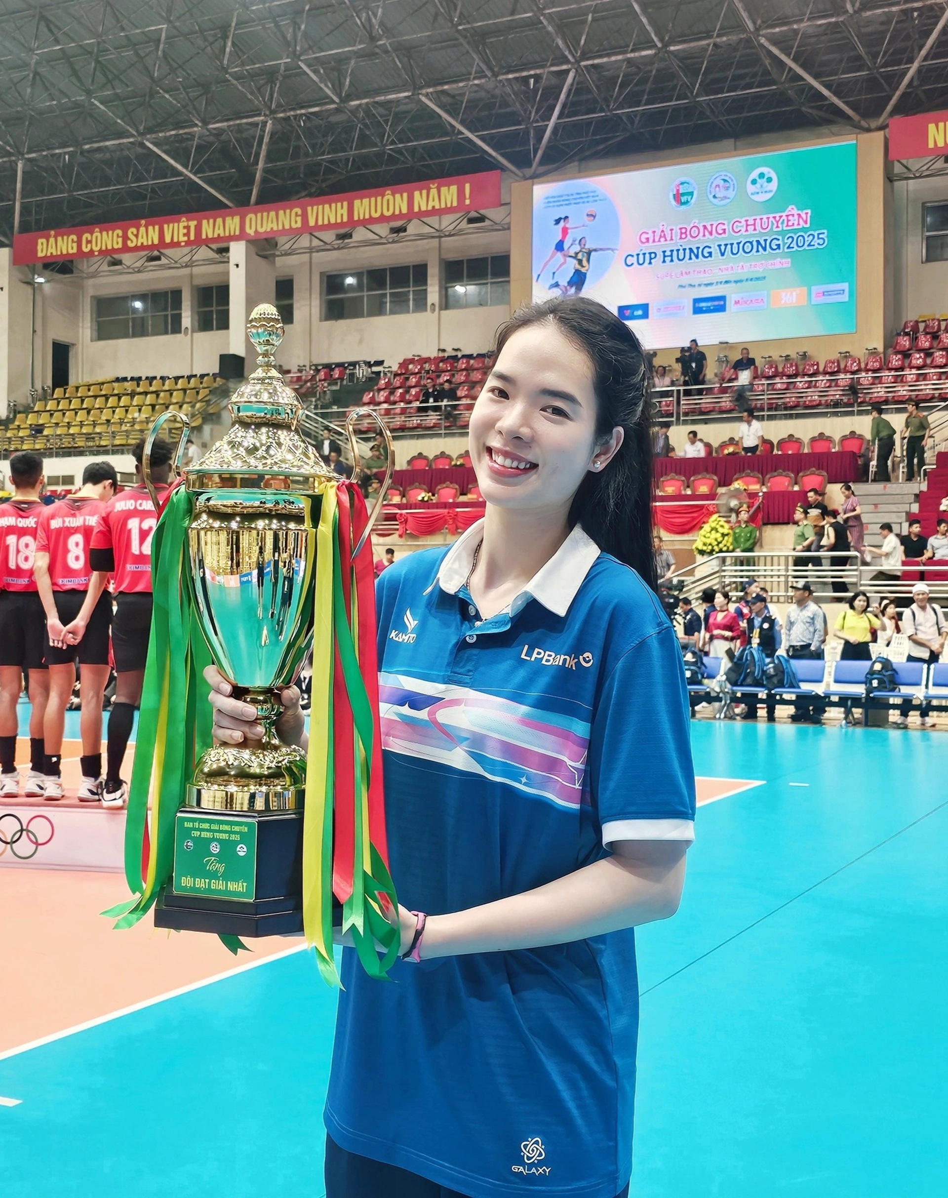 Đời thường của hoa khôi cầm cờ cho Việt Nam ở SEA Games 33 - 2