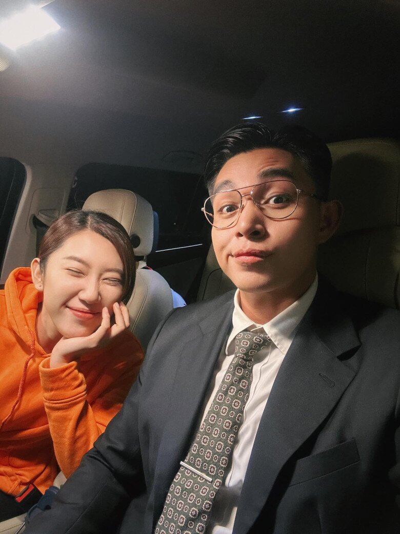 Ngoài Võ Cảnh, Thuý Ngân còn có dàn "bạn trai màn ảnh" cực phẩm, đóng với ai cũng được "đẩy thuyền" 8 Cả hai hiểu cách làm việc của nhau nên chỉ tập trung hoàn thành các cảnh quay một cách nghiêm túc nhất.