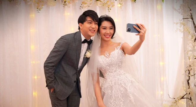 Ngoài Võ Cảnh, Thuý Ngân còn có dàn "bạn trai màn ảnh" cực phẩm, đóng với ai cũng được "đẩy thuyền" 13 Chuyện tình của cặp đôi Phong - Châu khép lại bằng một đám cưới đẹp như mơ.