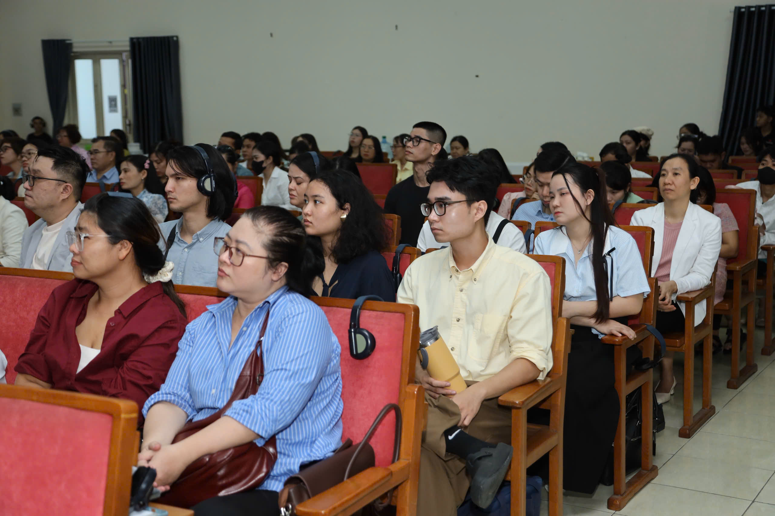  Cứ 7 người thì có 1 người sống chung rối loạn tâm thần - Ảnh 2.