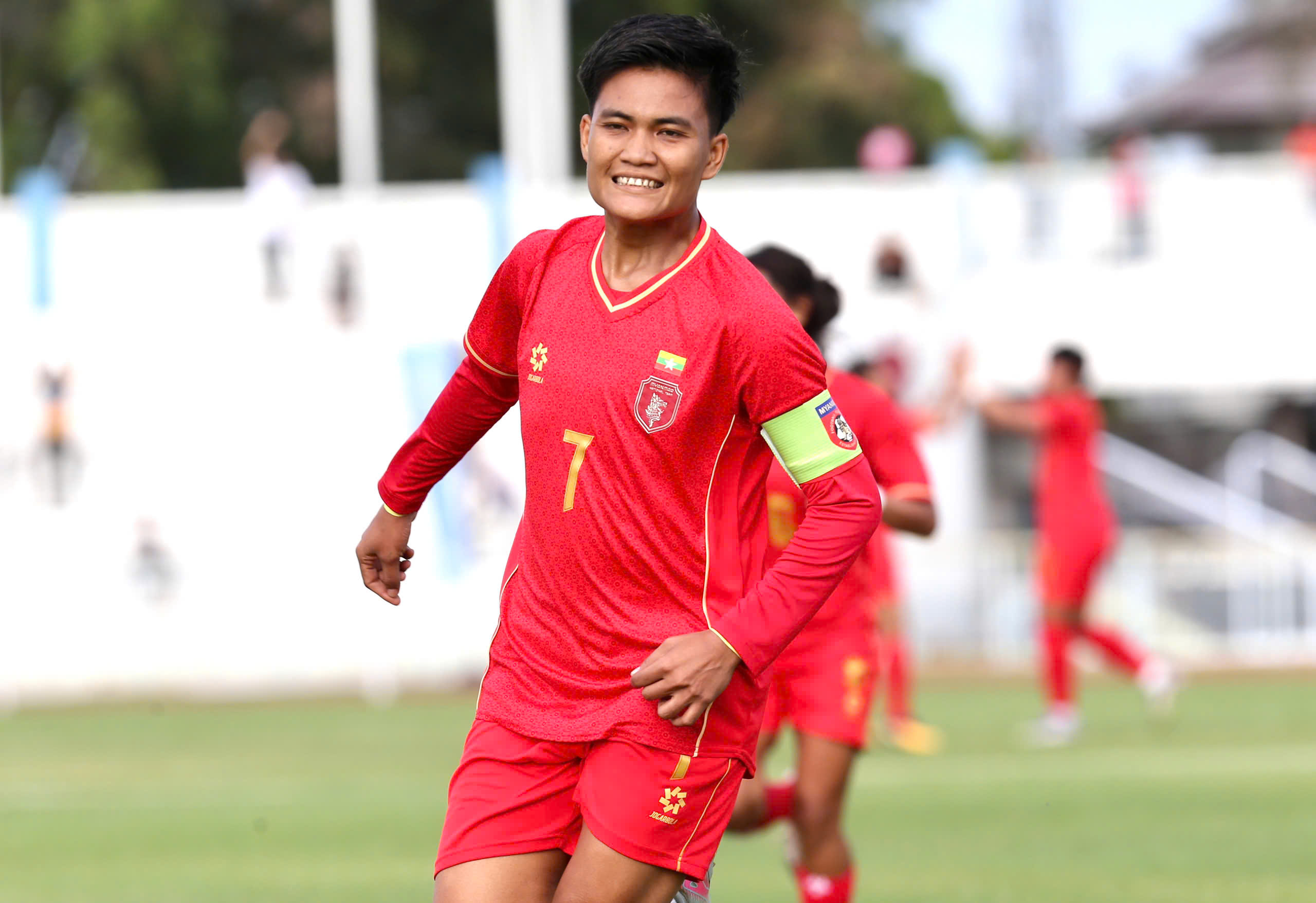 Đội nữ Myanmar quả cảm, đánh bại ứng viên nặng ký Philippines phút 89: Tạm dẫn đầu bảng B- Ảnh 4.