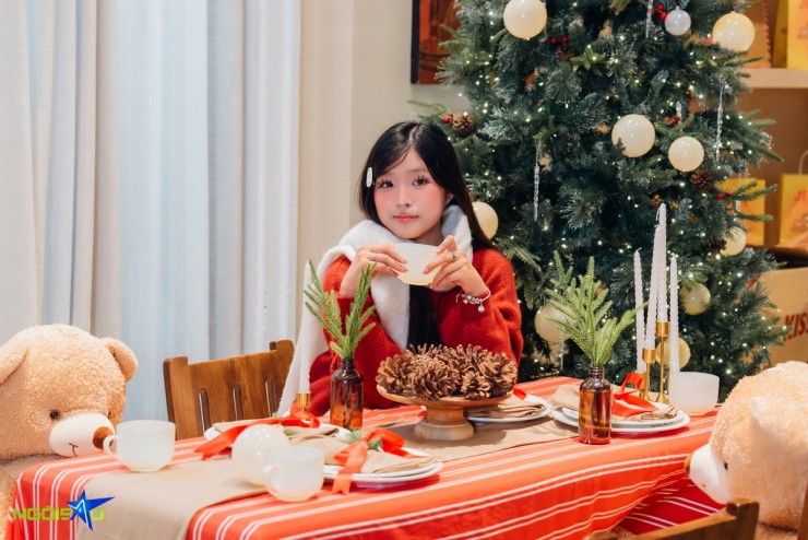 Xếp hàng 'sống ảo' ở quán cà phê mô phỏng ngôi làng tuyết Nhật Bản - 8