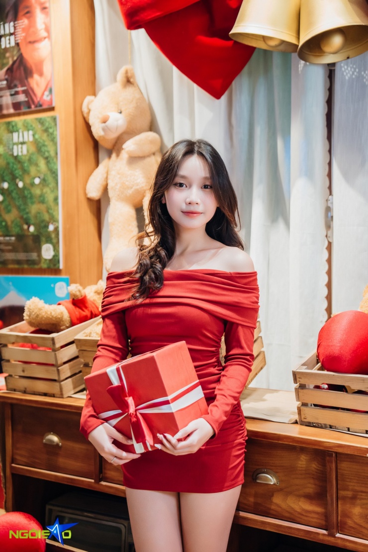 Xếp hàng 'sống ảo' ở quán cà phê mô phỏng ngôi làng tuyết Nhật Bản - 10