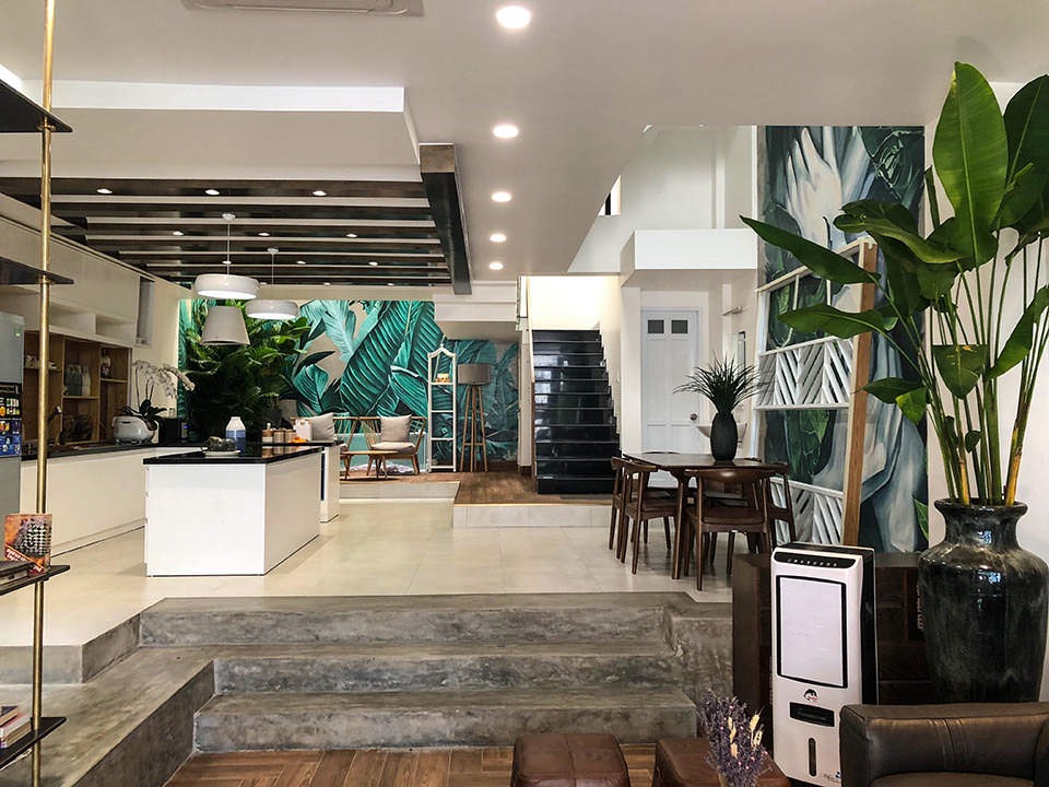 Nam ca sĩ sống hạnh phúc bên vợ 2 kém 17 tuổi, đẹp như hoa hậu, sở hữu nhà 20 tỷ đồng ở TP.HCM 5 1764939962 514 Nam ca si song hanh phuc ben vo 2 kem