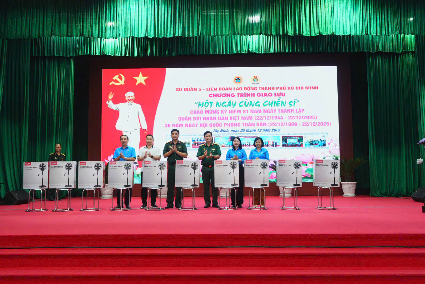 Ấm tình quân – dân trong chương trình 