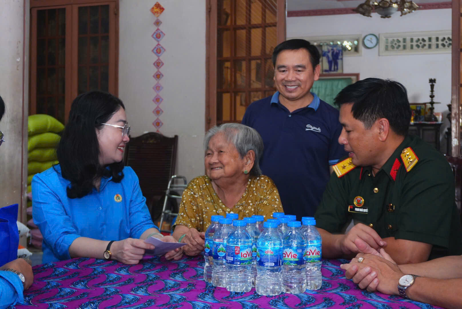 Ấm tình quân – dân trong chương trình 