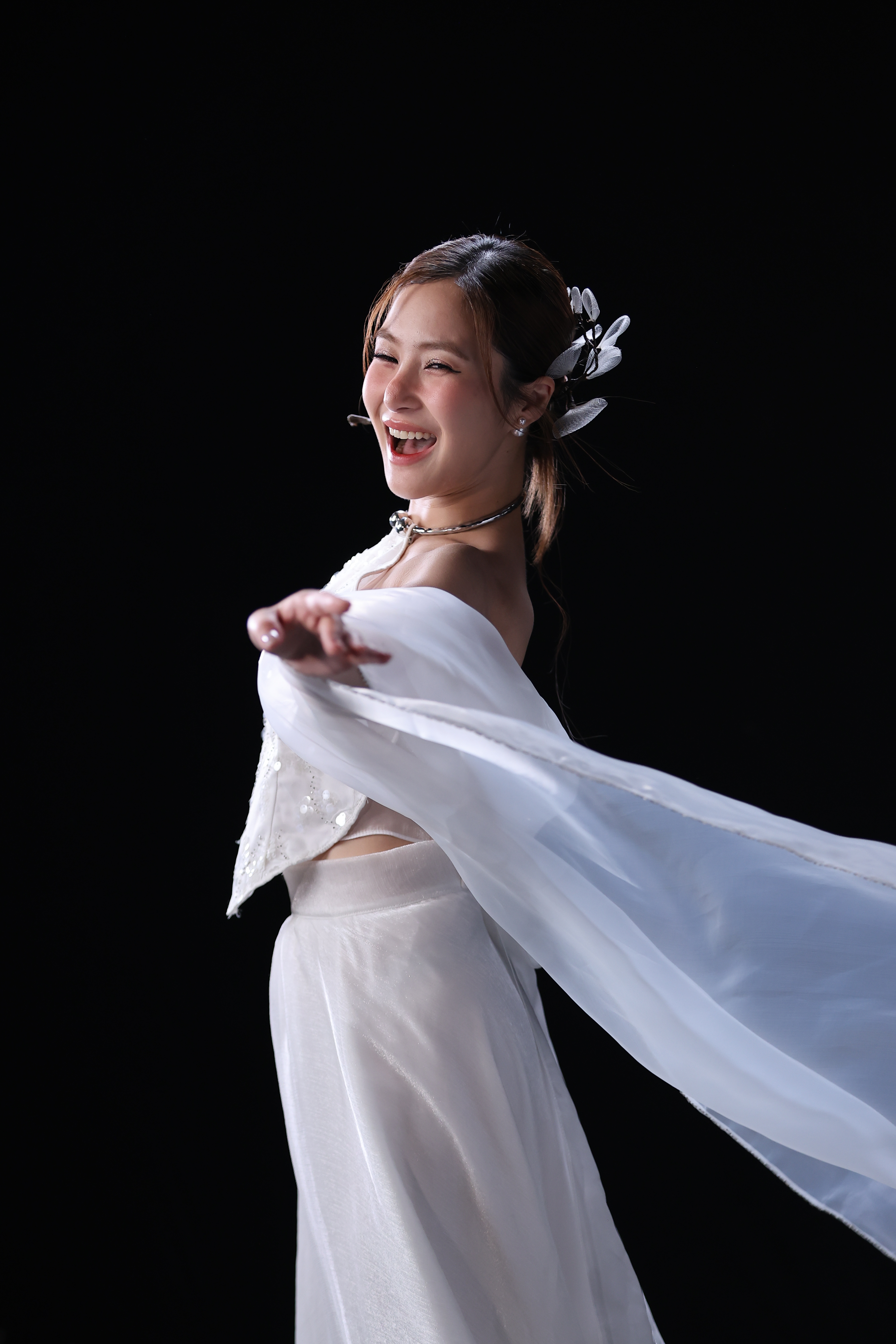 Lam Trường, Hương Tràm, Isaac xuất hiện trong MV mới của nhạc sĩ Nguyễn Hải Phong- Ảnh 5. Lam Trường, Hương Tràm, Isaac xuất hiện trong MV mới của nhạc sĩ Nguyễn Hải Phong- Ảnh 5.