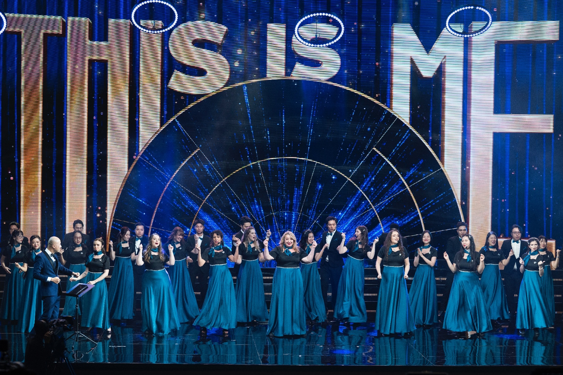 Alicia Keys trổ tài đàn hát, đem loạt bản hit lên sân khấu VinFuture 2025 - 14