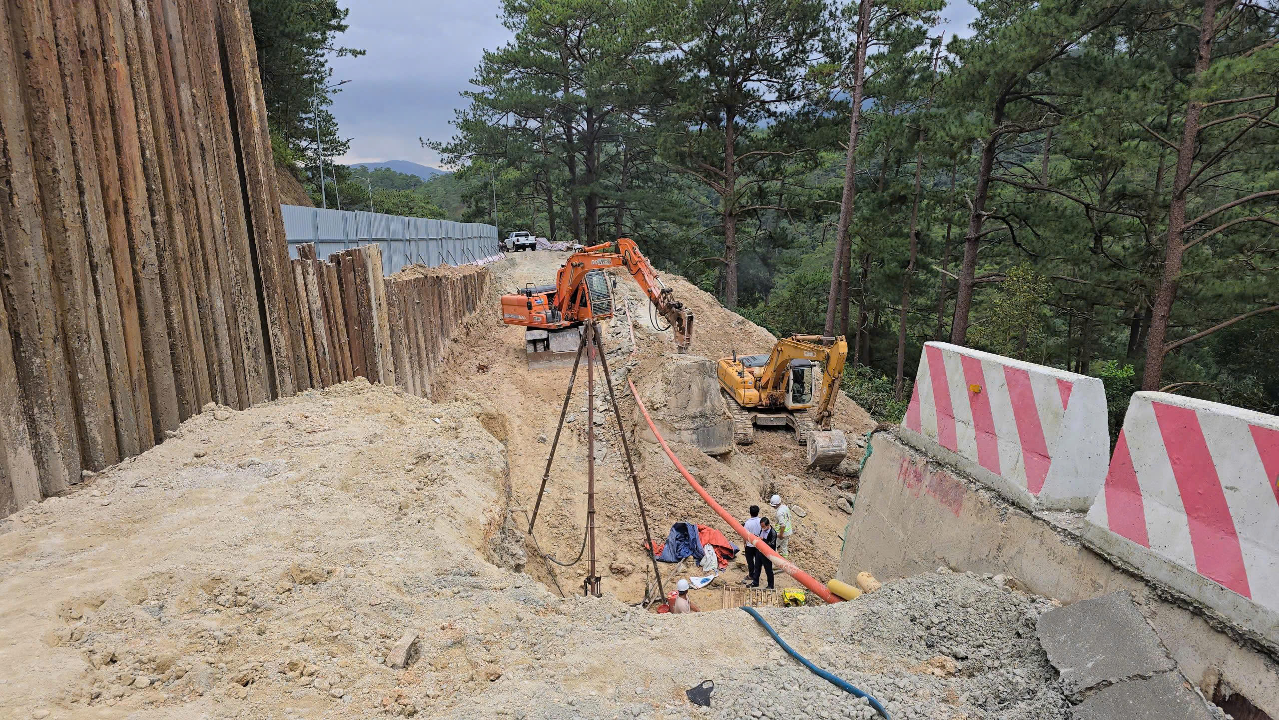 Vì sao mưa lũ gây thiệt hại lớn ở Lâm Đồng? - Ảnh 7.