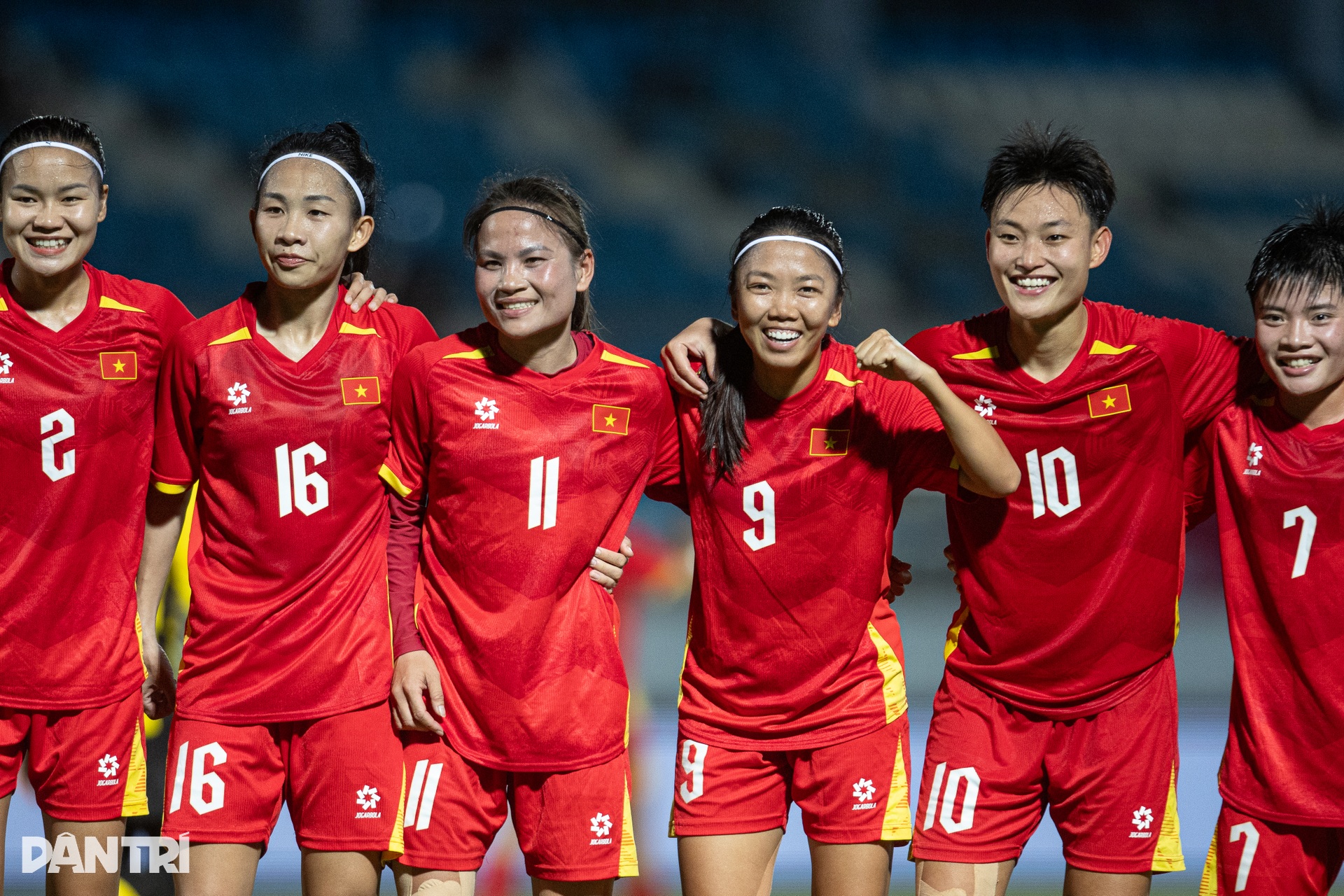 Cánh én Thanh Nhã tái xuất, góp sức vào chiến thắng 7-0 trước Malaysia - 12 Cánh én Thanh Nhã tái xuất, góp sức vào chiến thắng 7-0 trước Malaysia - 12