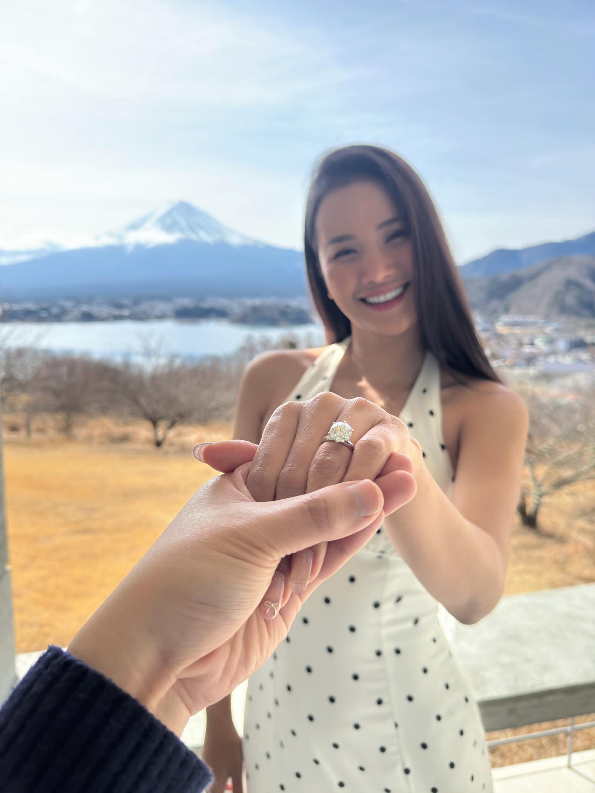 Á hậu Hương Ly: Tuổi thơ chăn trâu, bất ngờ lên xe hoa với chồng doanh nhân - 4 Á hậu Hương Ly: Tuổi thơ chăn trâu, bất ngờ lên xe hoa với chồng doanh nhân - 4