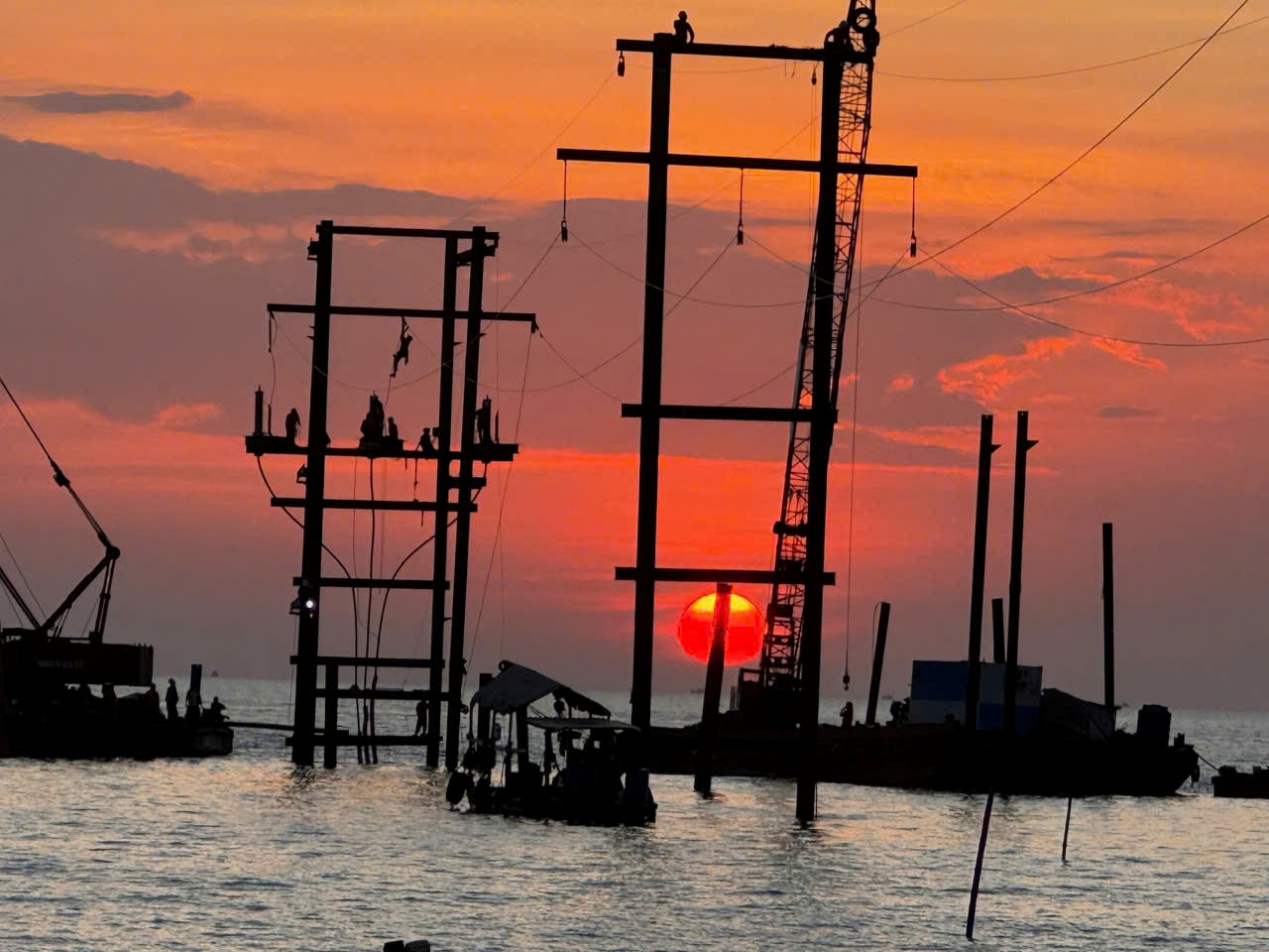 Tin vui cho người dân Phú Quốc sau sự cố đứt cáp ngầm điện 110kV - Ảnh 5.