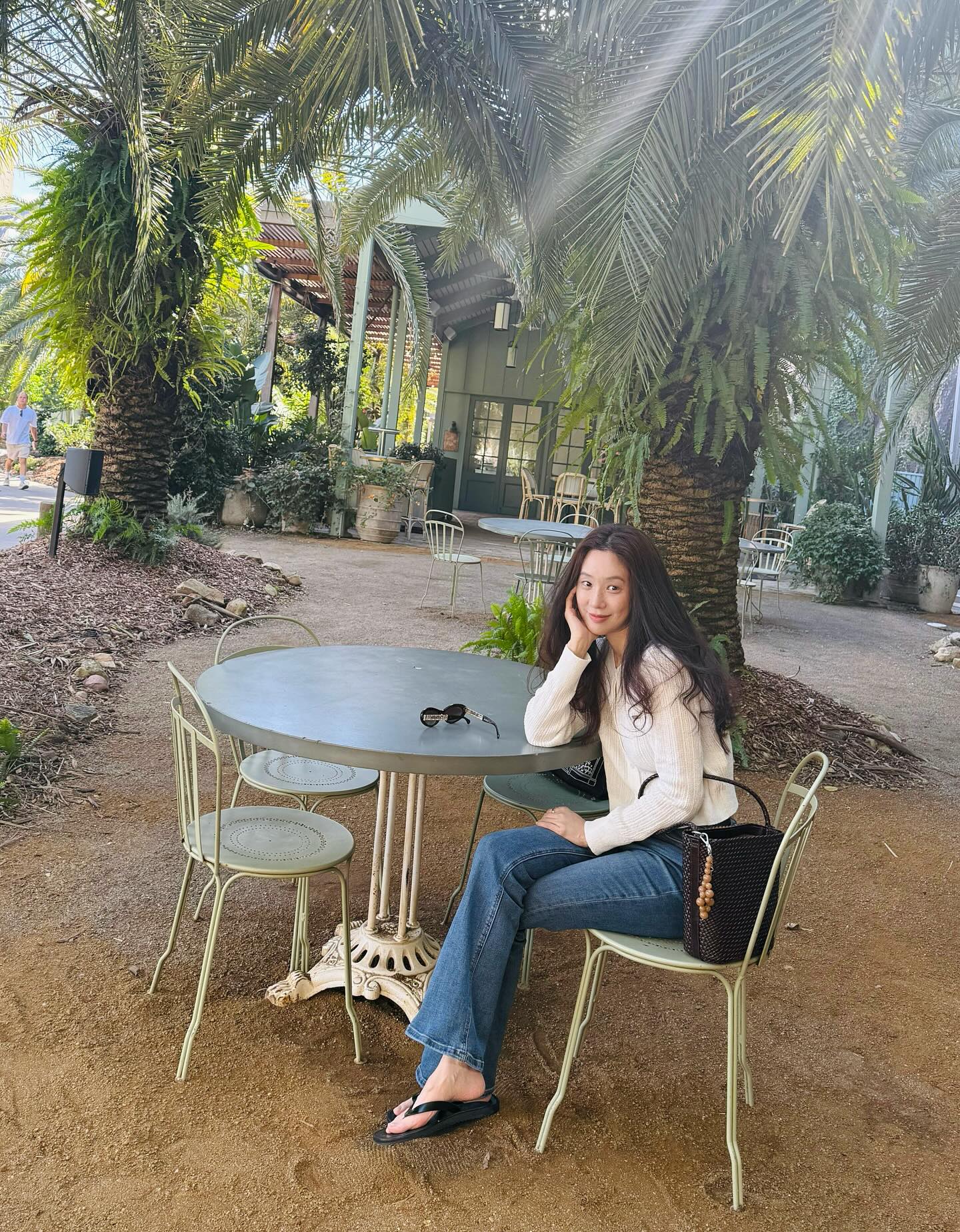 Ngắm mà mê style tối giản, chất đến từng bộ của nữ diễn viên 44 tuổi- Ảnh 8.