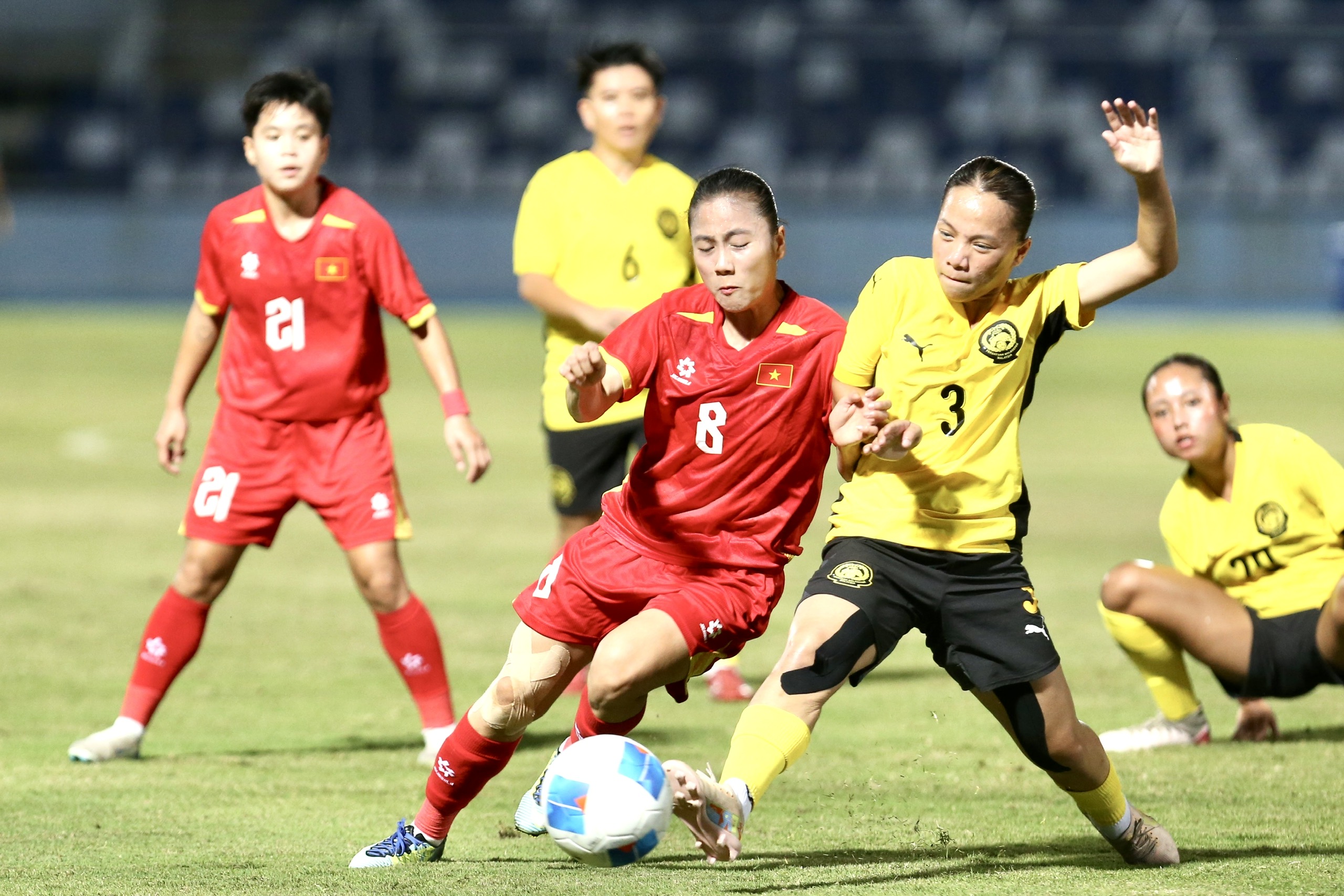 Người trám chỗ Huỳnh Như ở trận hủy diệt Malaysia nói điều bất ngờ, mơ chạm tay vào vàng SEA Games- Ảnh 3. Người trám chỗ Huỳnh Như ở trận hủy diệt Malaysia nói điều bất ngờ, mơ chạm tay vào vàng SEA Games- Ảnh 3.