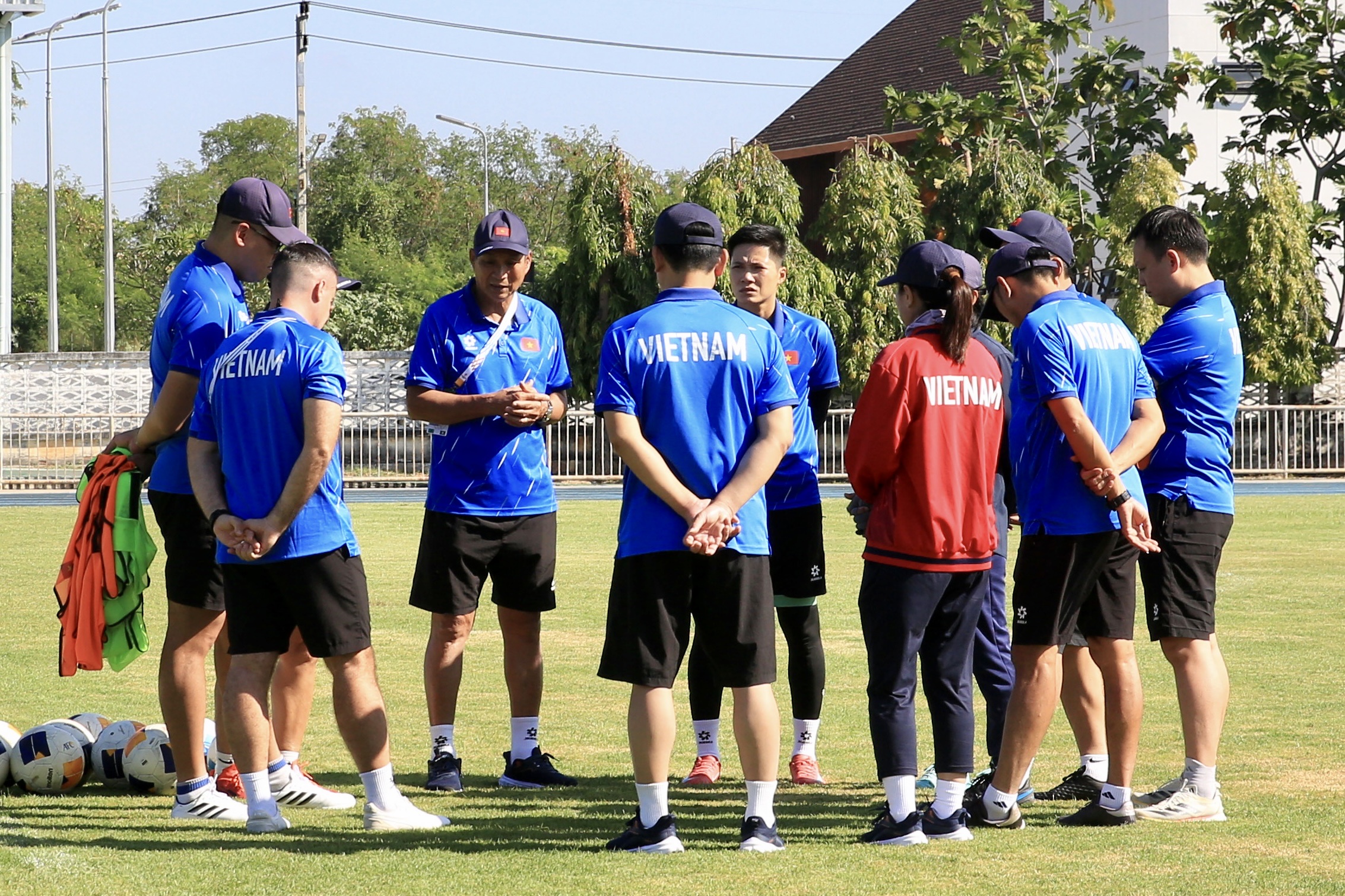 Người trám chỗ Huỳnh Như ở trận hủy diệt Malaysia nói điều bất ngờ, mơ chạm tay vào vàng SEA Games- Ảnh 12. Người trám chỗ Huỳnh Như ở trận hủy diệt Malaysia nói điều bất ngờ, mơ chạm tay vào vàng SEA Games- Ảnh 12.