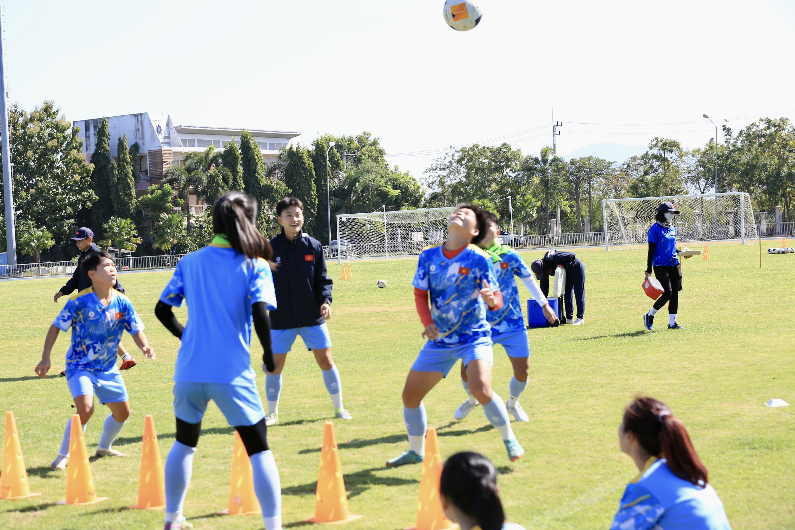 Người trám chỗ Huỳnh Như ở trận hủy diệt Malaysia nói điều bất ngờ, mơ chạm tay vào vàng SEA Games- Ảnh 14. Người trám chỗ Huỳnh Như ở trận hủy diệt Malaysia nói điều bất ngờ, mơ chạm tay vào vàng SEA Games- Ảnh 14.