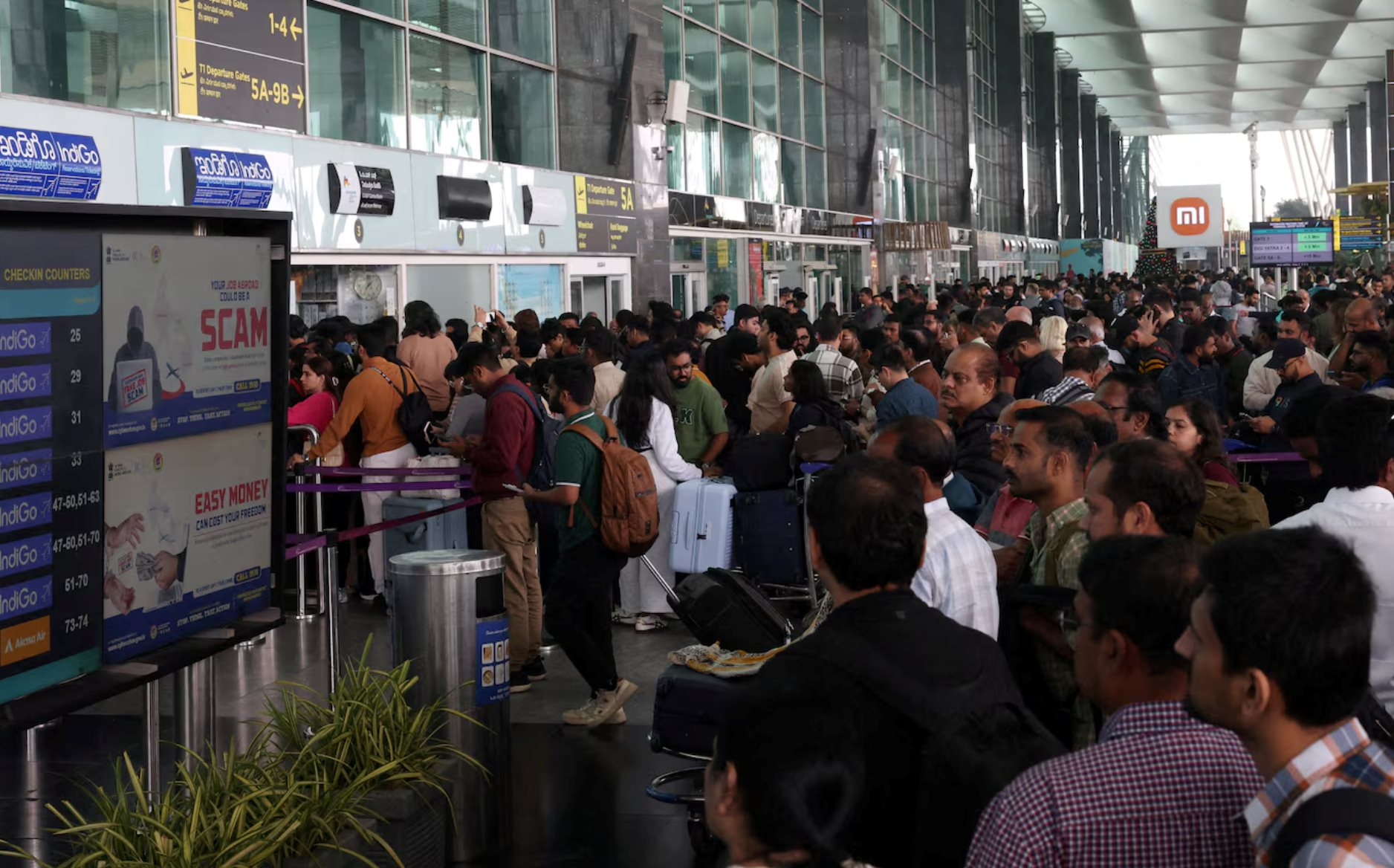Ngành hàng không Ấn Độ hỗn loạn, 1.000 chuyến bay bị huỷ chỉ trong vài ngày: Điều gì khiến hàng nghìn hành khách mắc ket?- Ảnh 2.