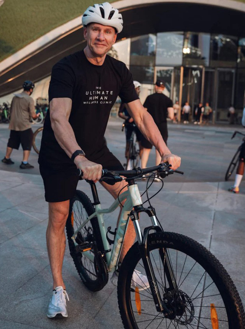 Công việc trước đây của Brecka là một chuyên gia về tỷ lệ tử vong đã dạy cho ông rất nhiều về các yếu tố có thể ảnh hưởng đến cuộc sống và tuổi thọ khỏe mạnh của chúng ta. Ảnh: Maxwell Holt