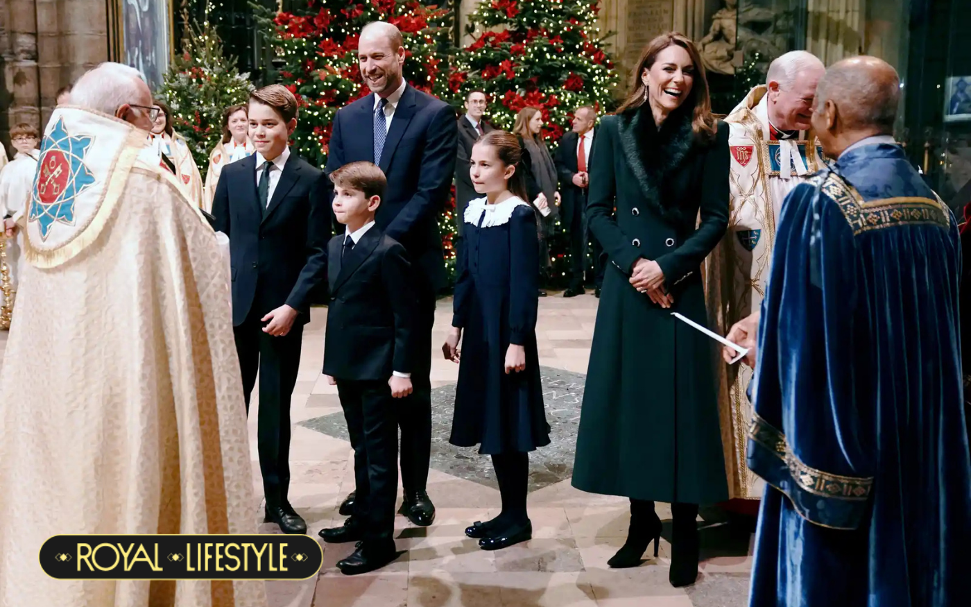 Tái xuất của gia đình Kate Middleton tại Westminster Abbey: Visual hoàng gia gây xúc động - Ảnh 2.