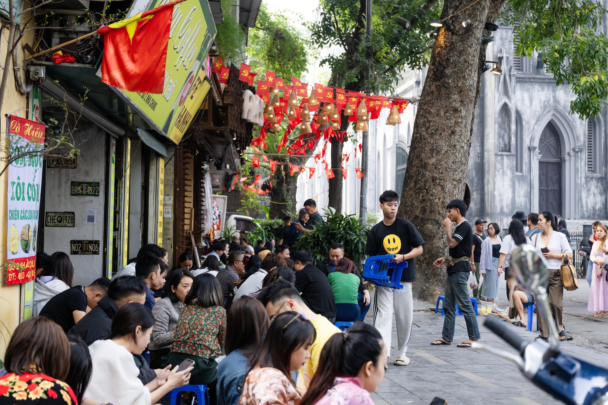 Hàng quán vỉa hè Hà Nội thế nào sau khi siết chặt trật tự?- Ảnh 4.