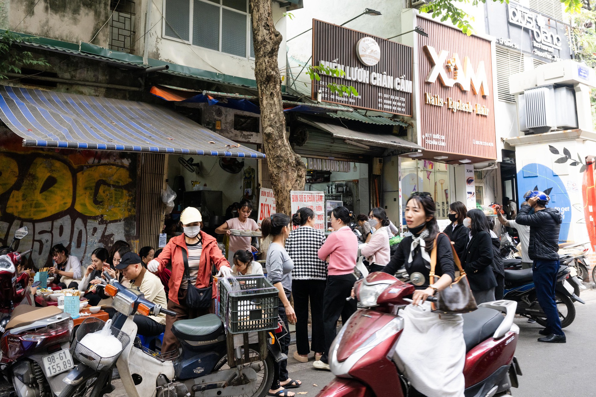 Hàng quán vỉa hè Hà Nội thế nào sau khi siết chặt trật tự?- Ảnh 8.