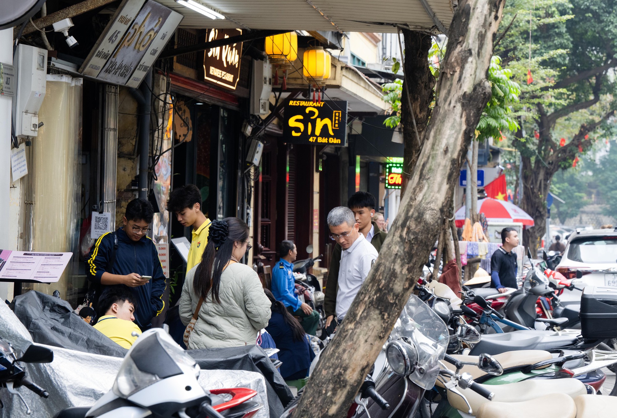 Hàng quán vỉa hè Hà Nội thế nào sau khi siết chặt trật tự?- Ảnh 15.