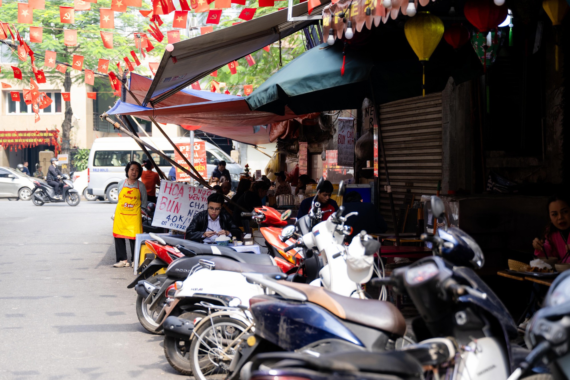 Hàng quán vỉa hè Hà Nội thế nào sau khi siết chặt trật tự?- Ảnh 20.