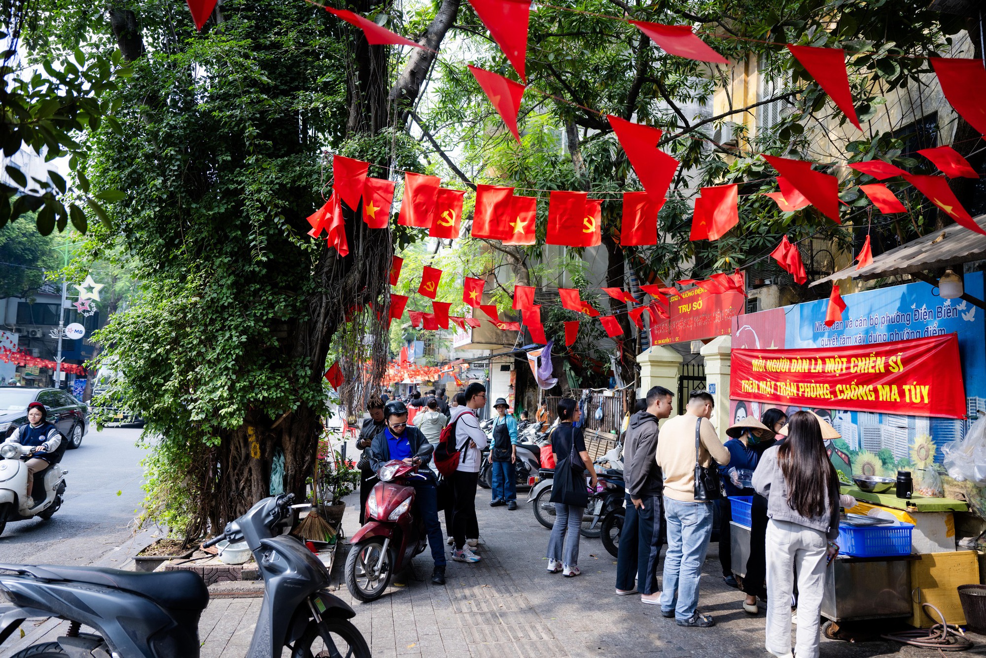 Hàng quán vỉa hè Hà Nội thế nào sau khi siết chặt trật tự?- Ảnh 21.