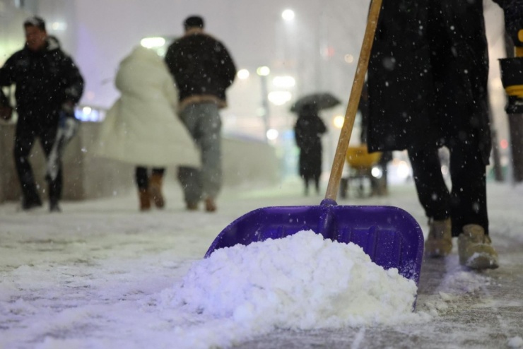 Tuyết đầu mùa phủ trắng Seoul - 7