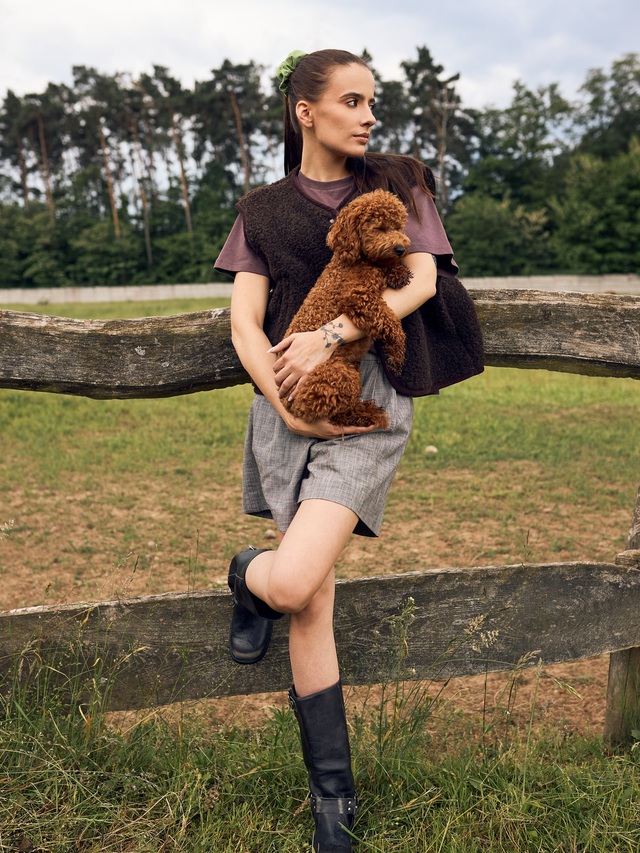 Mùa của những gam màu trung tính đã đến, phối đồ kiểu gì cũng đẹp 3 Mùa của những gam màu trung tính đã đến, phối đồ kiểu gì cũng đẹp - Ảnh 3.