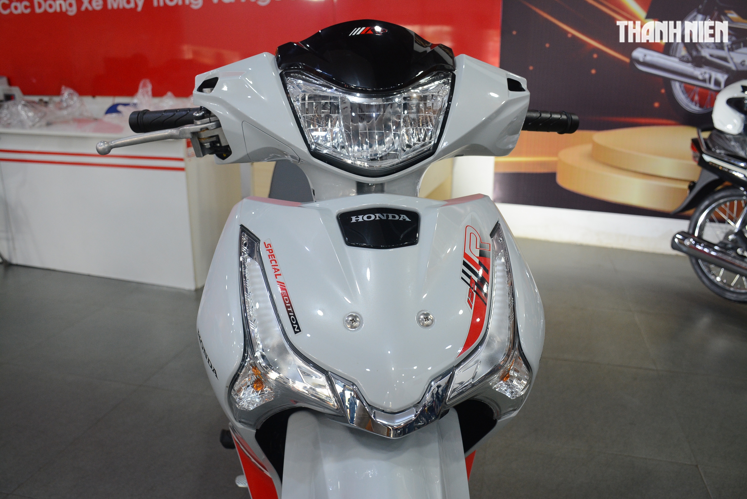 Honda Wave 125R sản xuất giới hạn tại Việt Nam: Phiên bản đặc biệt từ Thái Lan - Ảnh 3.