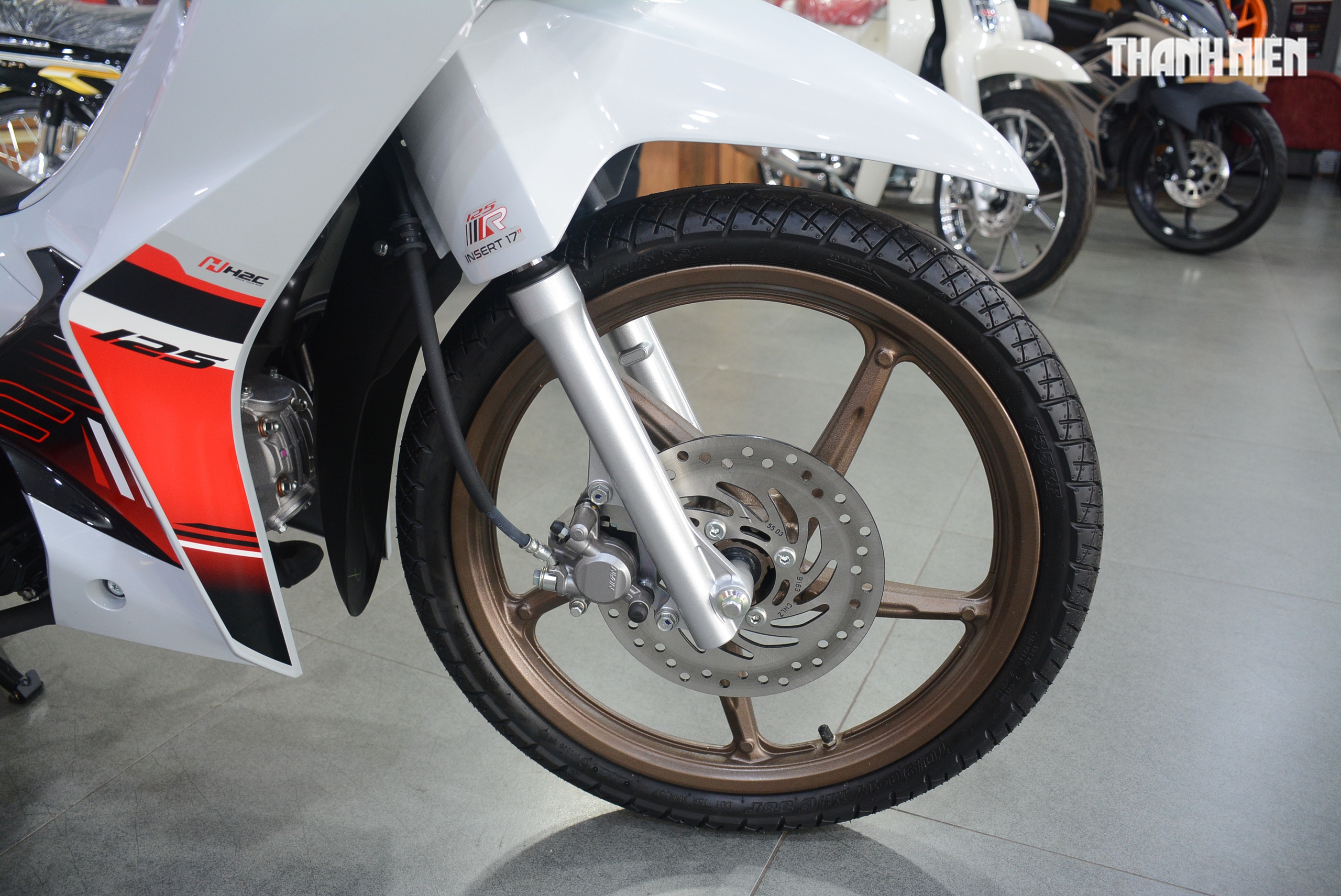 Honda Wave 125R sản xuất giới hạn tại Việt Nam: Phiên bản đặc biệt từ Thái Lan - Ảnh 5.