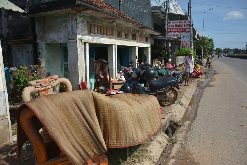 Mưa lũ trong hai ngày qua đã làm người dân Bình Thuận cũ thiệt hại nặng. lđ 3.jpg