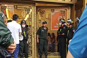 Hình ảnh công an khám xét nhà 'đại ca' ở Thanh Hóa