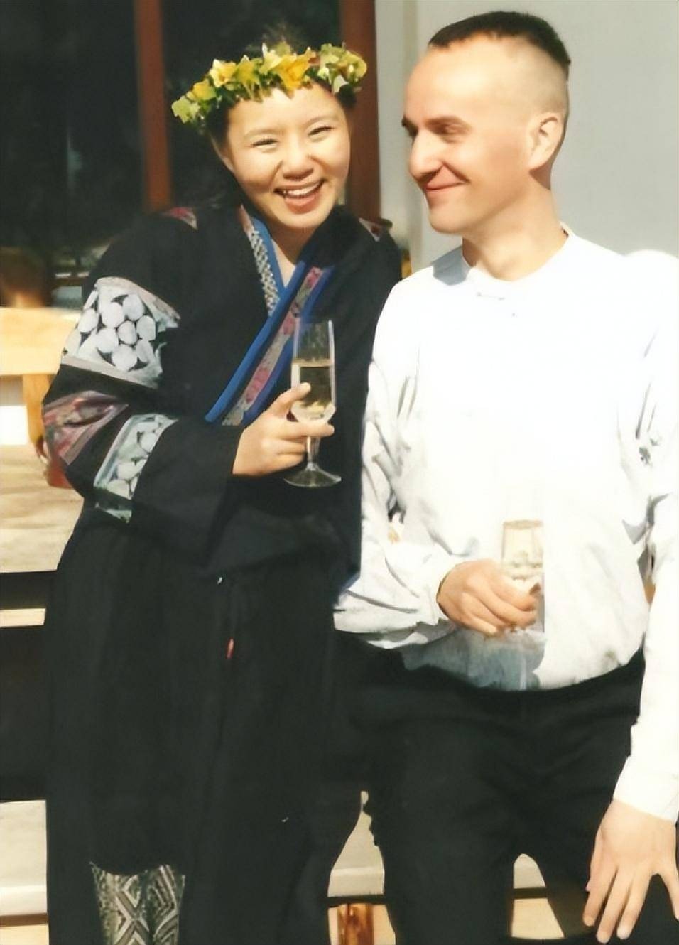 Chị em thân thiết của Chi Pu bị chồng nhạc sĩ Chị em thân thiết của Chi Pu bị chồng nhạc sĩ